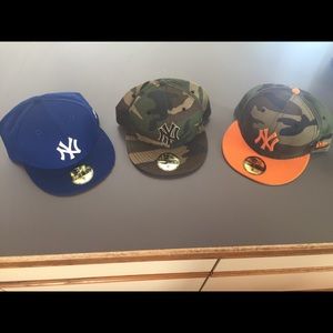 3 NY Yankees fitted hats